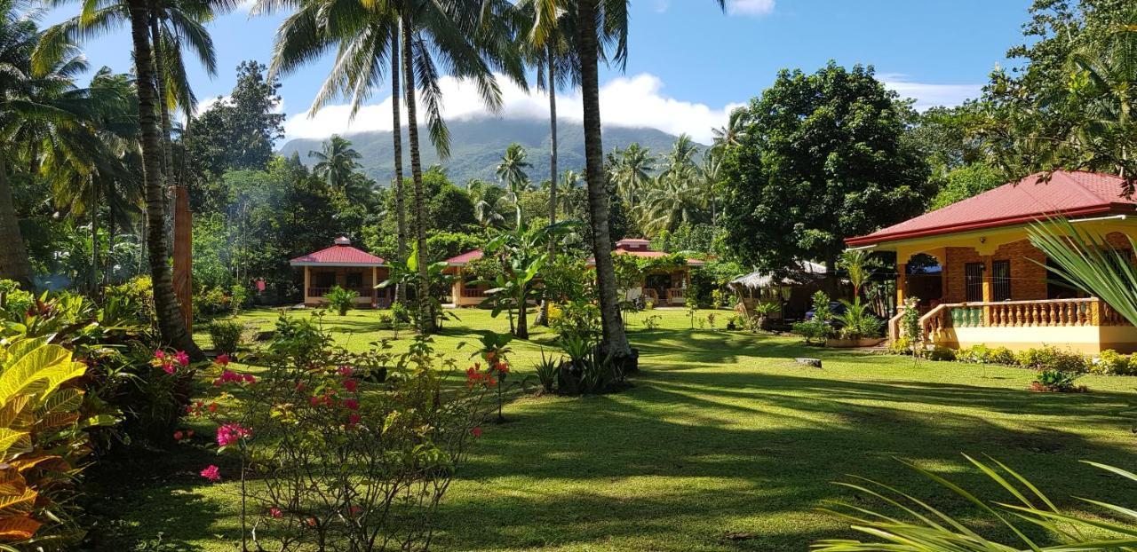 Paco'S Garden Home Stay Mambajao Bagian luar foto