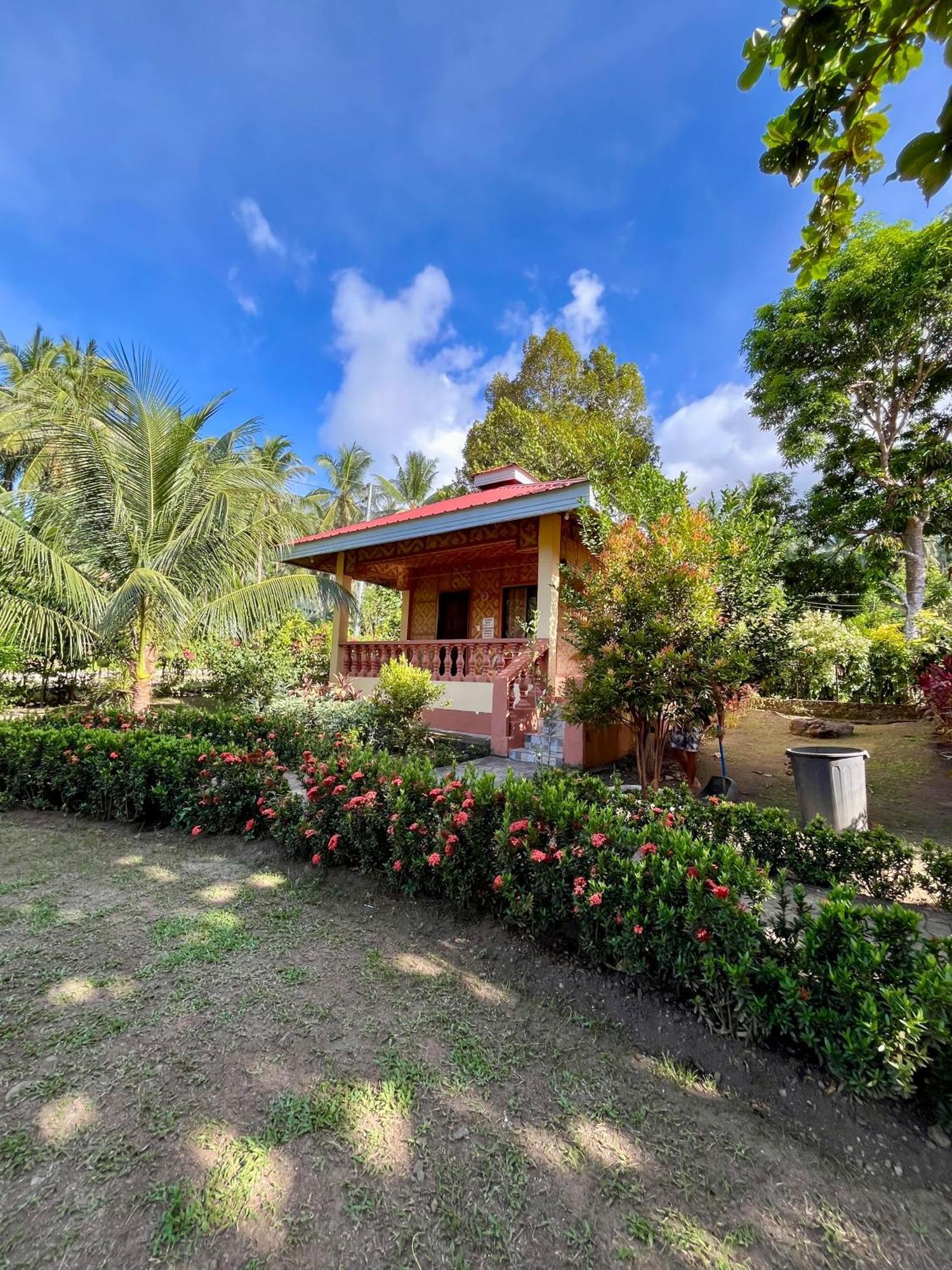 Paco'S Garden Home Stay Mambajao Bagian luar foto