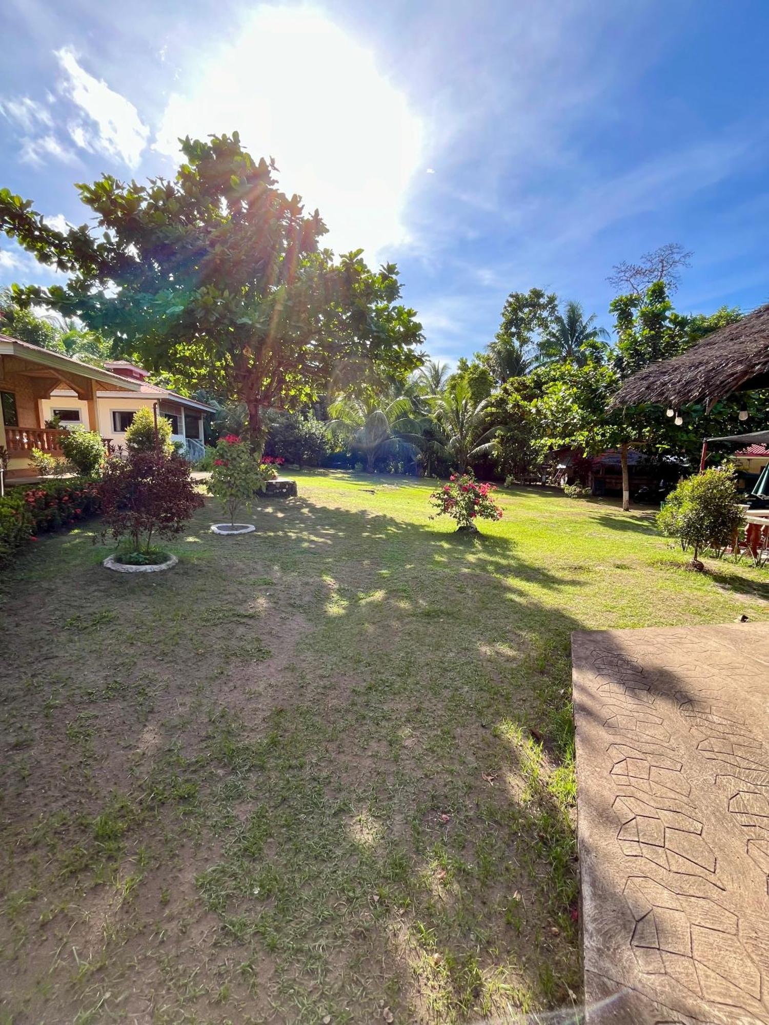Paco'S Garden Home Stay Mambajao Bagian luar foto